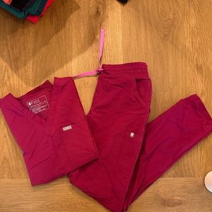 XS Magenta Figs Scrub Set